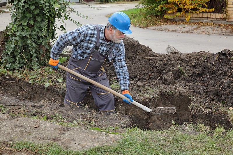 Handyman-Digging-a-Hole