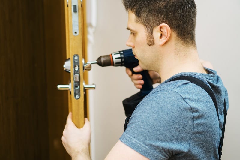 Handyman-Fixing-a-Seized-lock