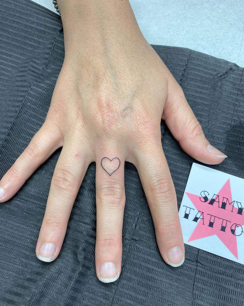 Heart Outline Finger Tattoo samytattoobologna