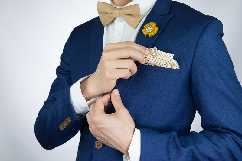 How-To-Fold-A-Pocket-Square