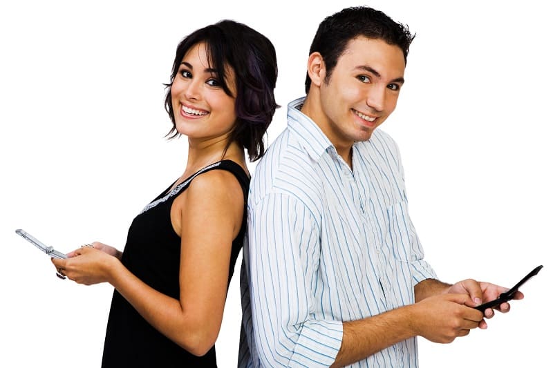 How To Keep the Spark Alive In Between Dates by Flirting Over Text