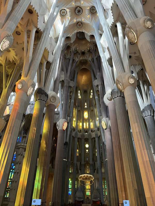 La Sagrada Familia Inside