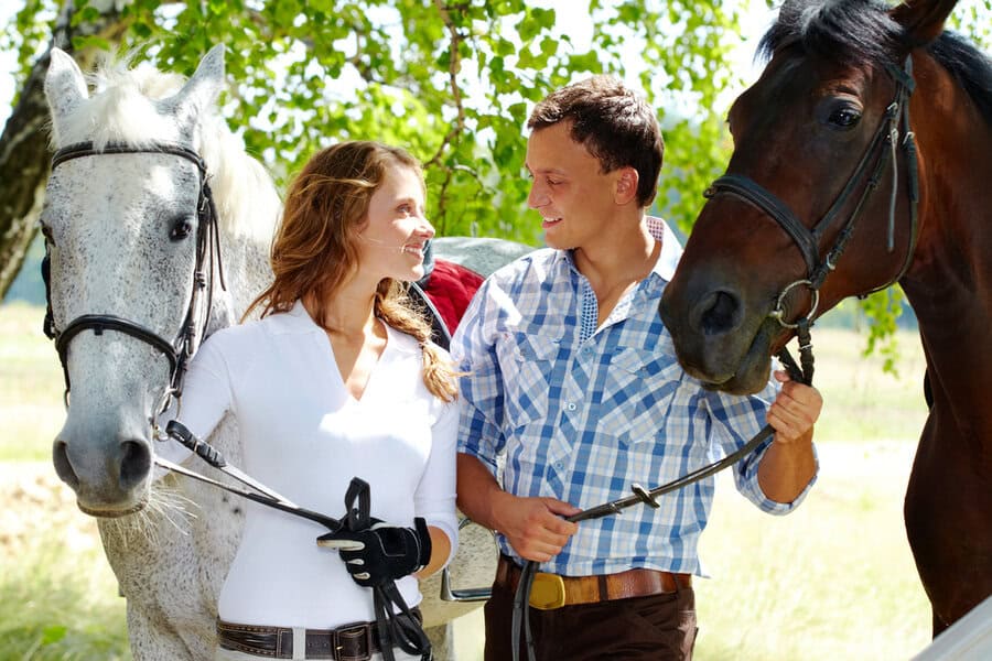 Why Successful Men Are Hiring Matchmakers Instead of Swiping Right