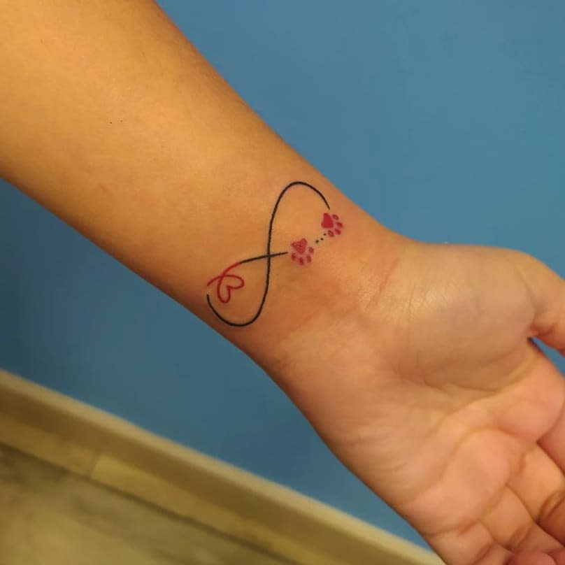 Infinity Heart Paw Print Tattoo damanegra_tattoo_salamanca