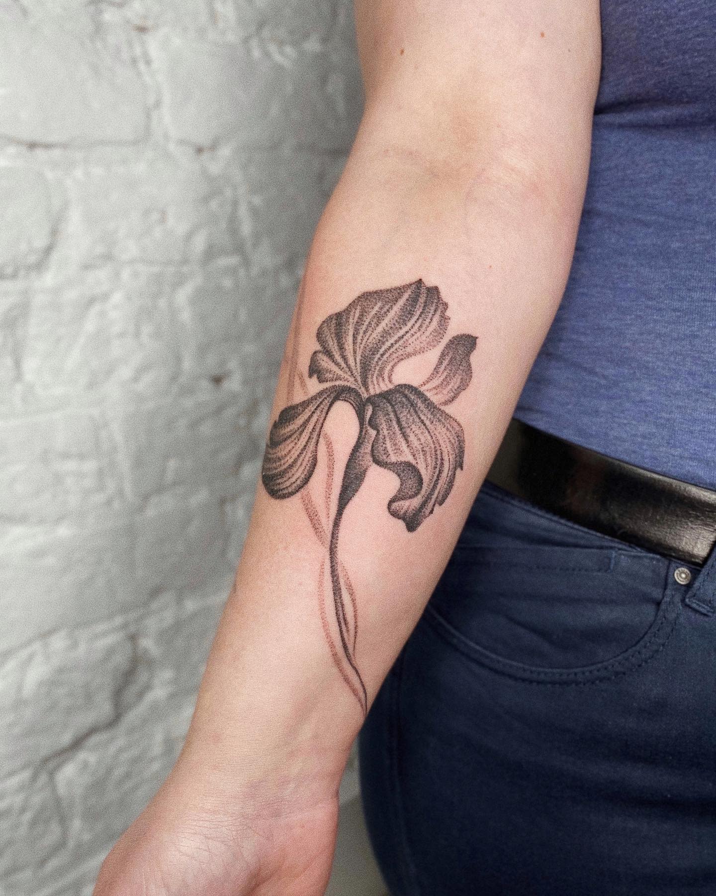 Tatuaje de antebrazo de iris - grshwsk