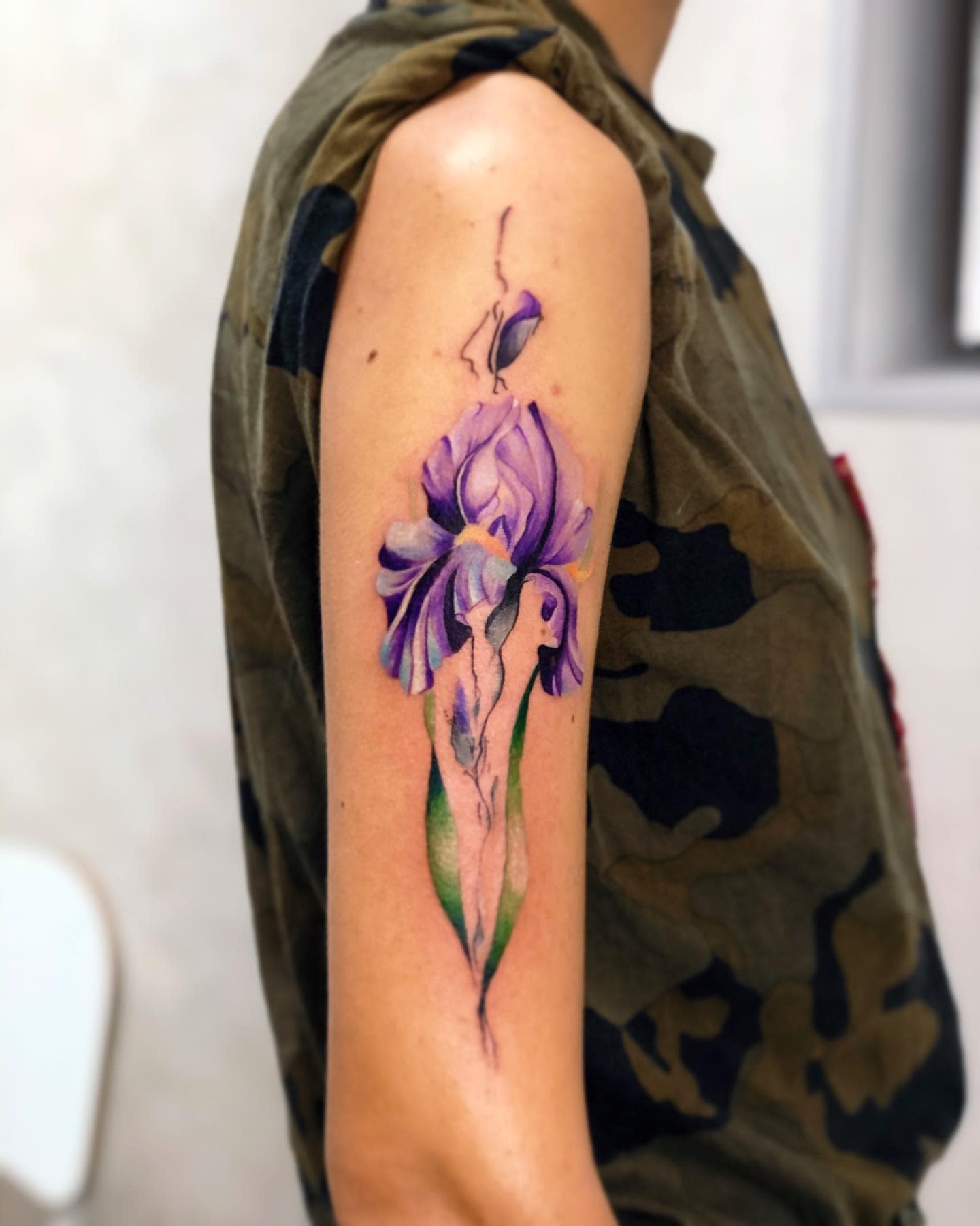 Iris Shoulder Tattoo -esina.zoya