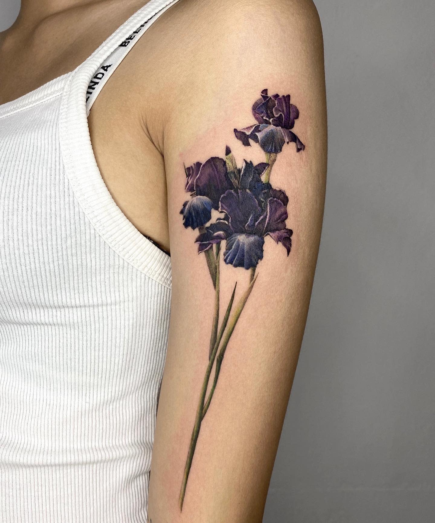 Iris Studio on Instagram A lavender hug  An anklet for Aricel tattooed  by flortizontattoo  IRISbyFlor Book your appointment flortizon tattoo today Link in