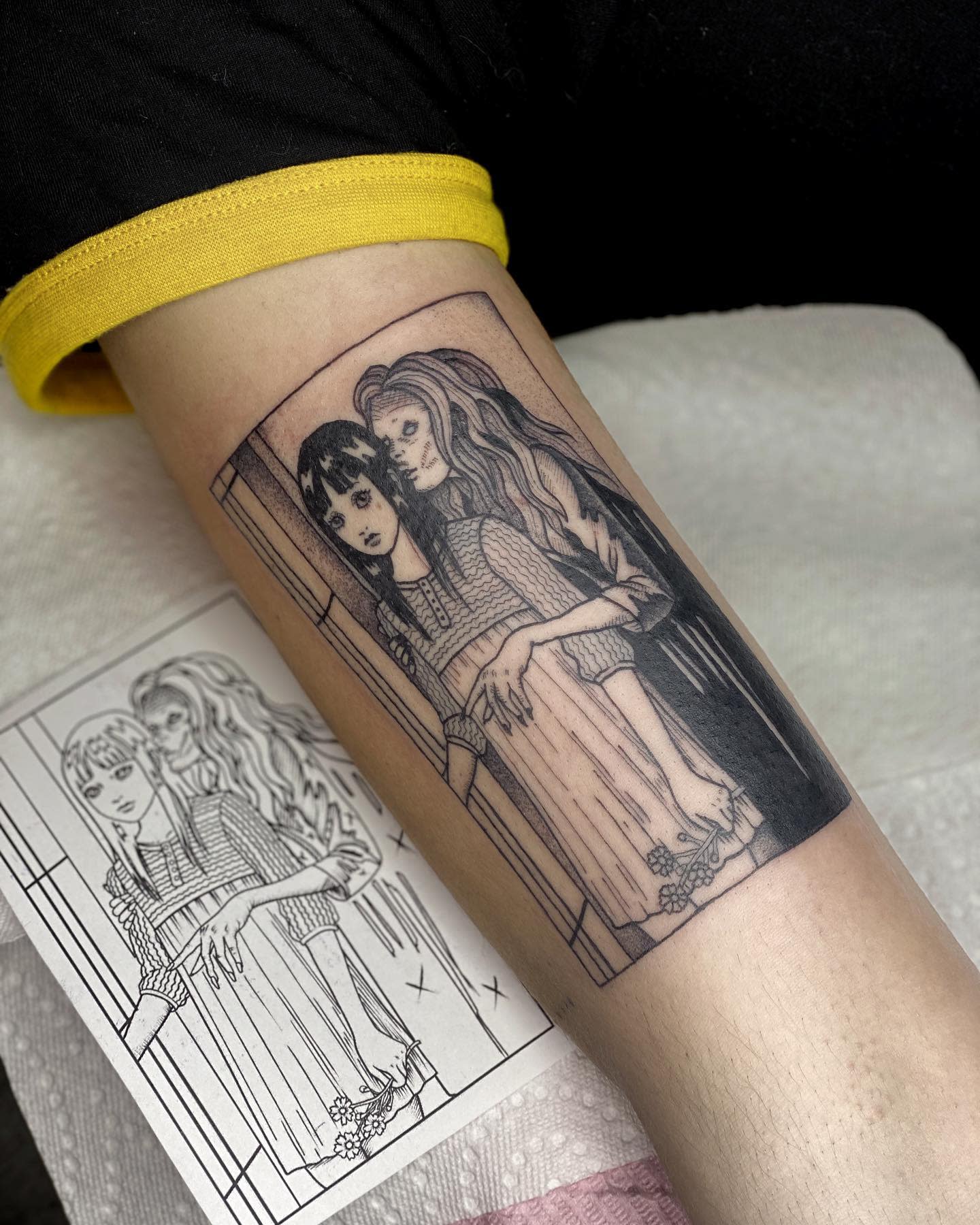 Tatuaje en el brazo de Junji Ito -ilianasoleart