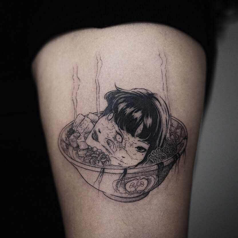 Pequeño tatuaje de Junji Ito -runamasi