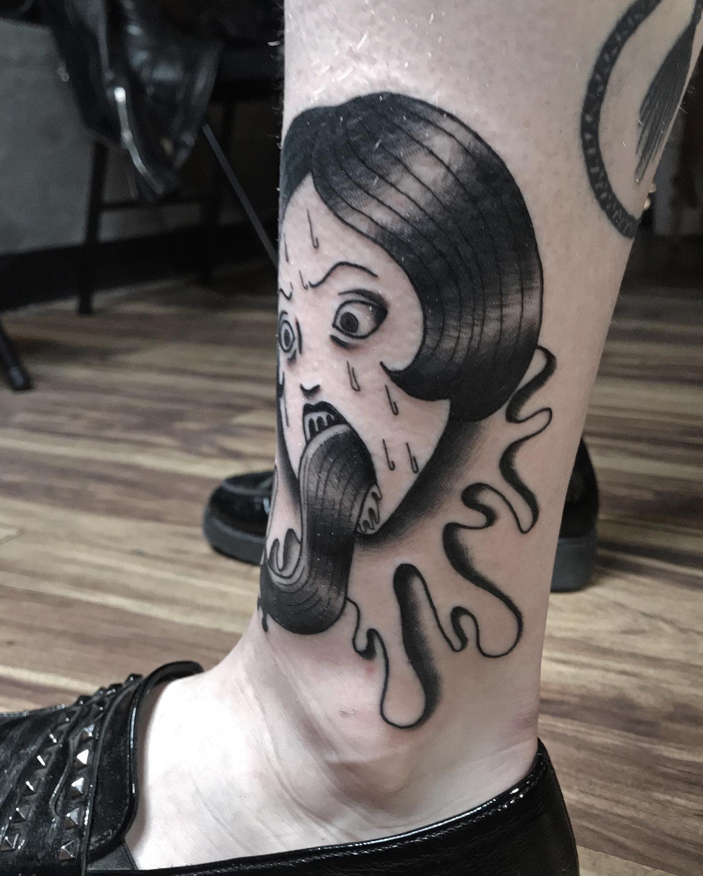 Junji Ito Caracol Chica Tatuaje -lidia.ghoul.art