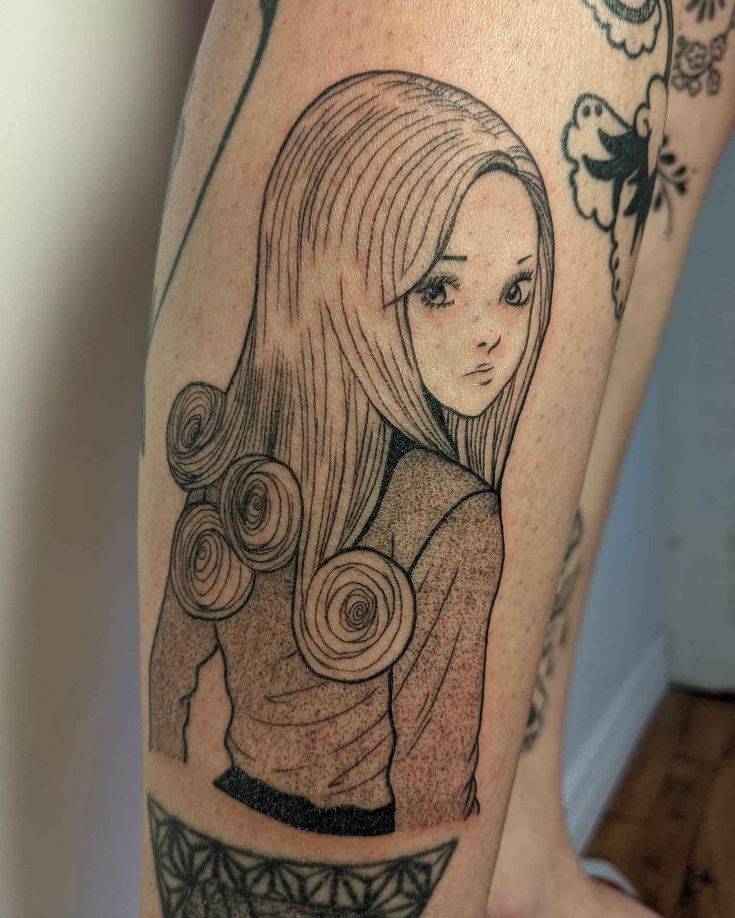 Tatuaje de Junji Ito Uzumaki - nidrawttt