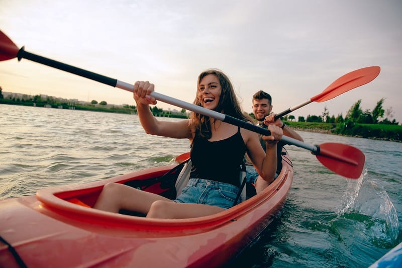 Kayaking-Best-Hobbies-For-Couples
