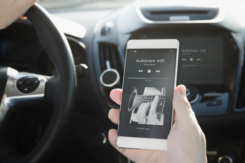 Make a Killer Playlist When Going On A Road Trip