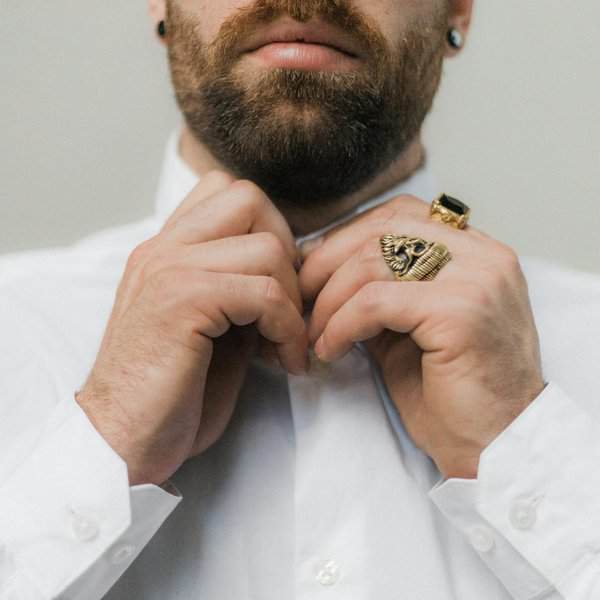 Mastering the Art of Men’s Evening Jewelry for a Polished Appearance
