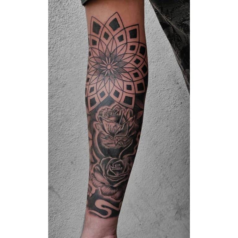 50 Cool Flower Tattoo Sleeve Ideas [2024 Inspiration Guide]