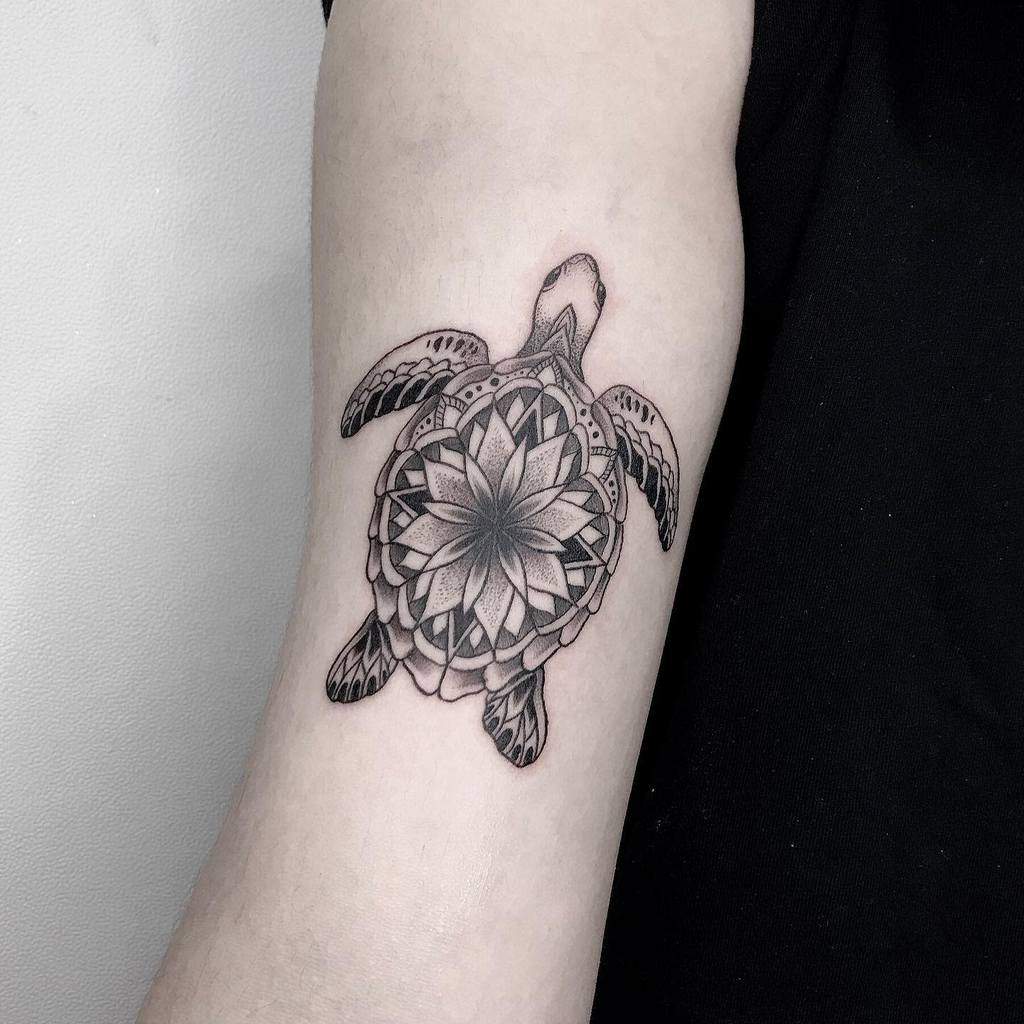 Mandala Upper Arm Tattoos joinn_tattooer