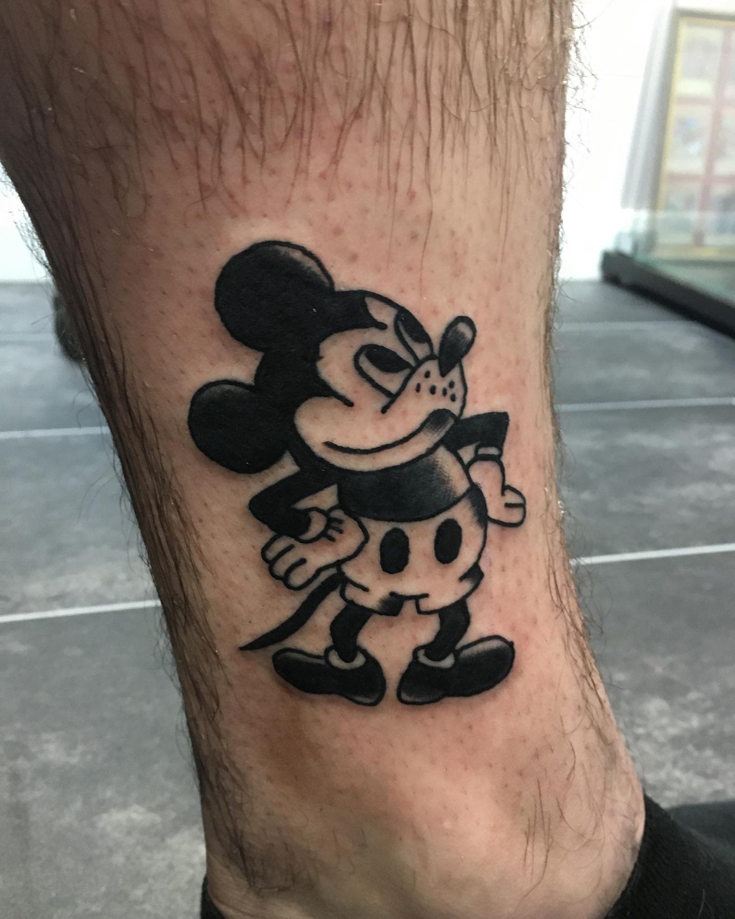 Tatuaje De Mickey Mouse Negro -thrxxshtats