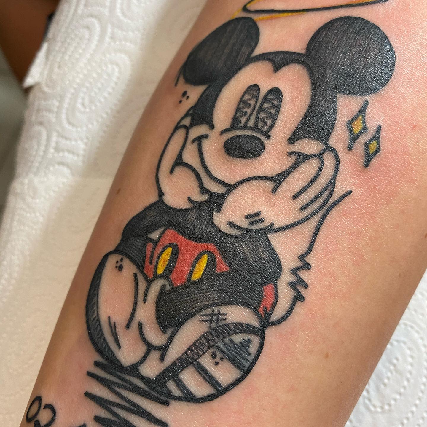 Lindo tatuaje de Mickey Mouse -szafa_dziara