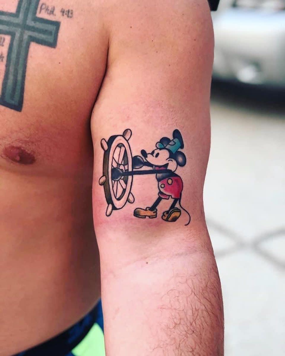 Tatuaje De Mickey Mouse De La Vieja Escuela -llenbe