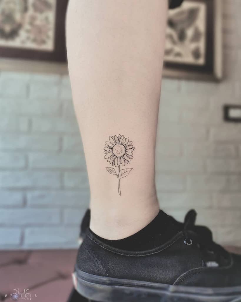 Minimalist Flower Ankle Tattoo cecilia_artworks