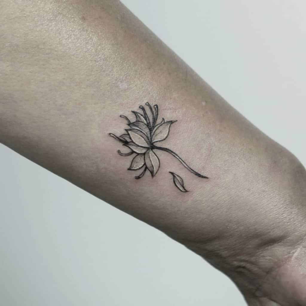 Minimalist Flower Wrist Tattoo huseyinkartaltattoo