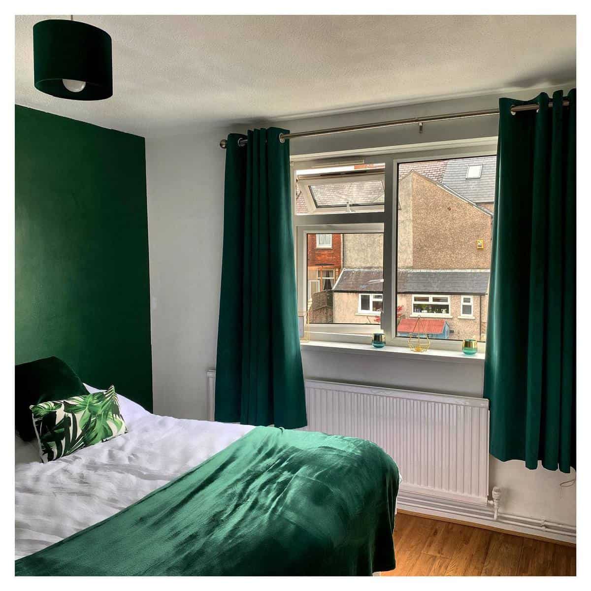 Modern Green Bedroom Ideas -meandmyhome_alg