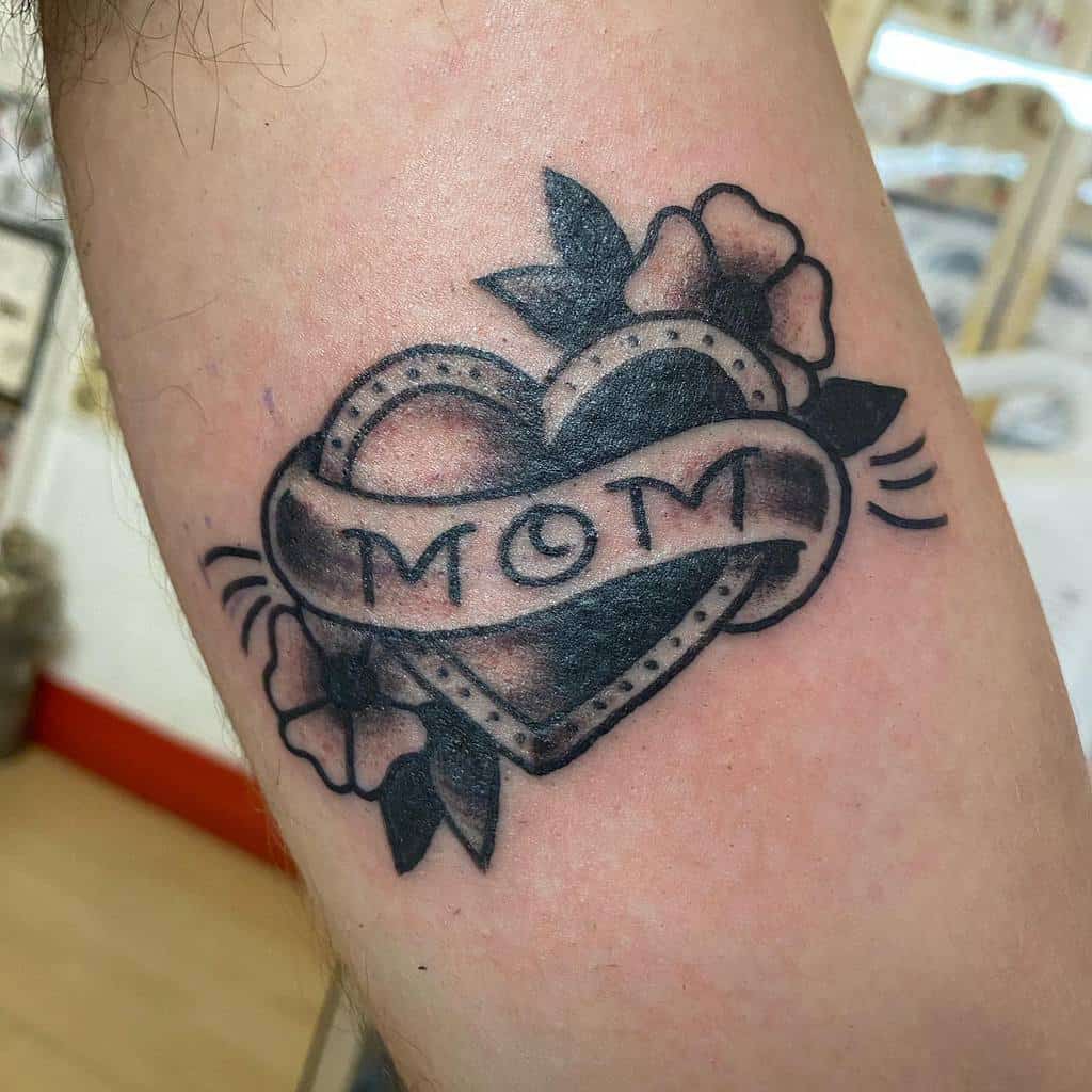 Mom Heart Black and White Tattoo jogun_ltd