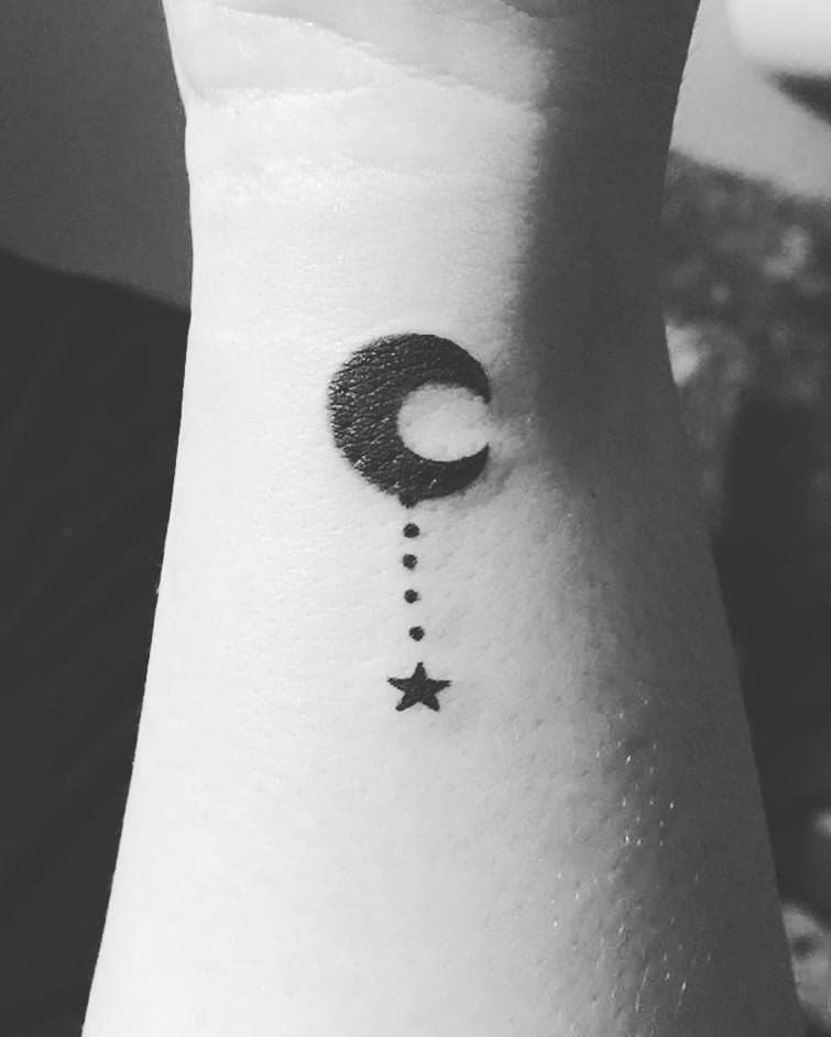 Moon and Stars Wrist Tattoo labebagamer
