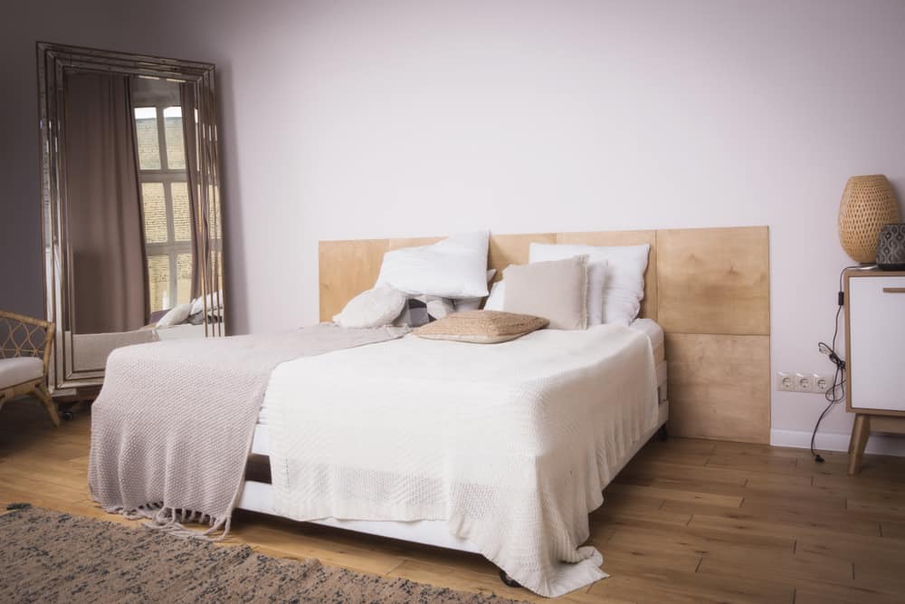 neutral minimalist bedroom 