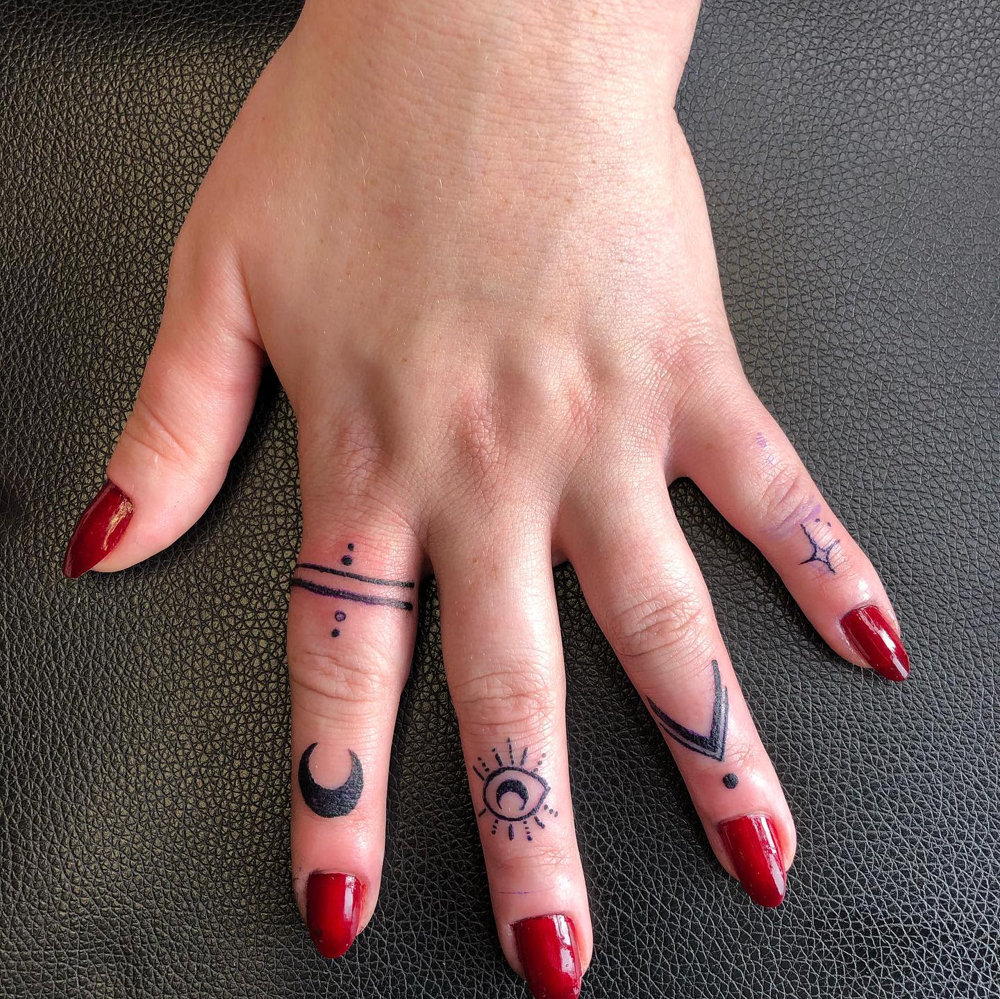 Hand Pagan Tattoo -sugarplanett