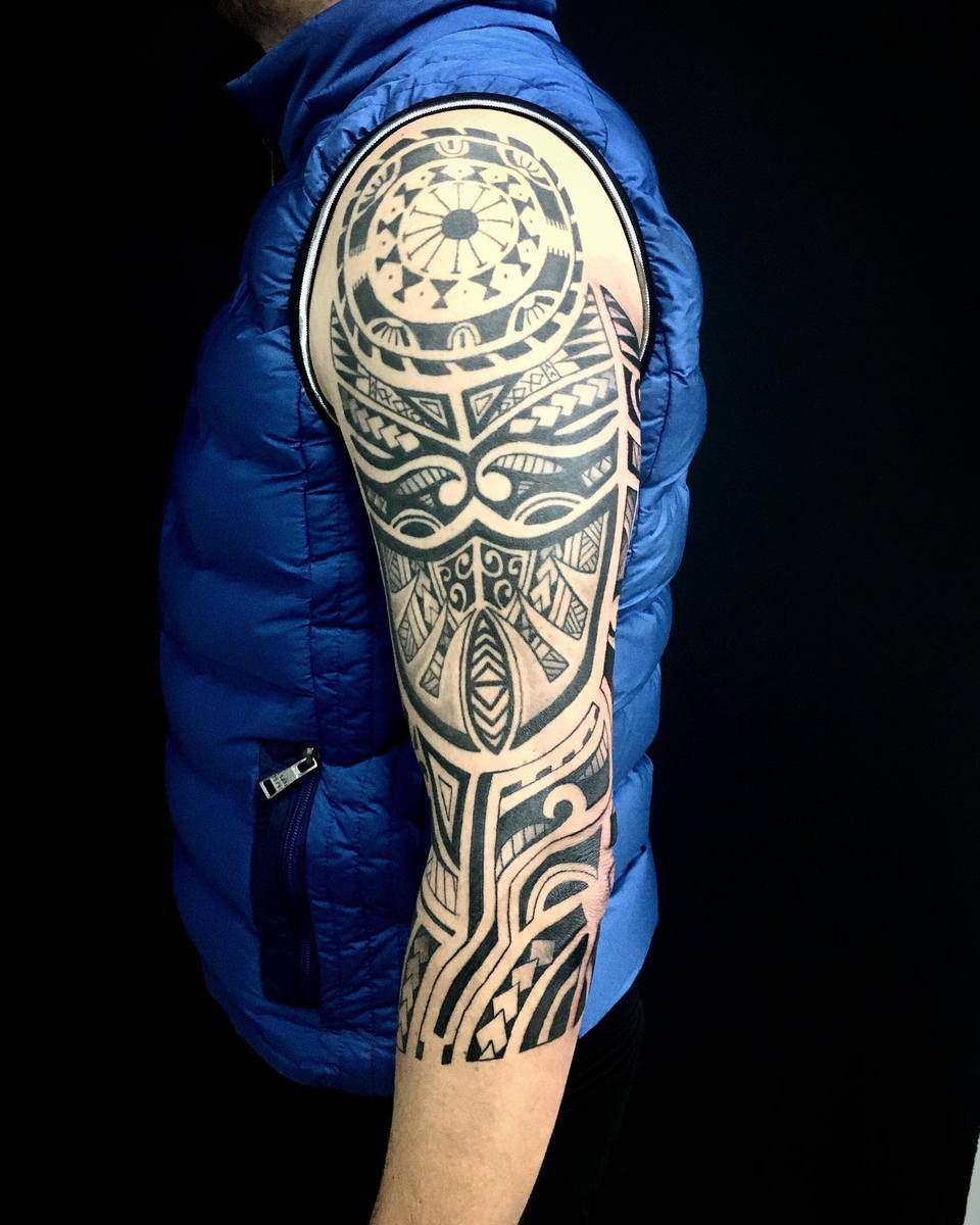 Polynesian Half Sleeve Tattoo tattoo.maus