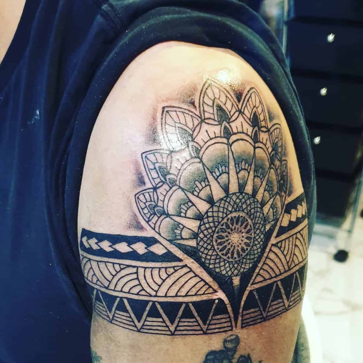 Polynesian Shoulder Tattoo laurainkjakarta