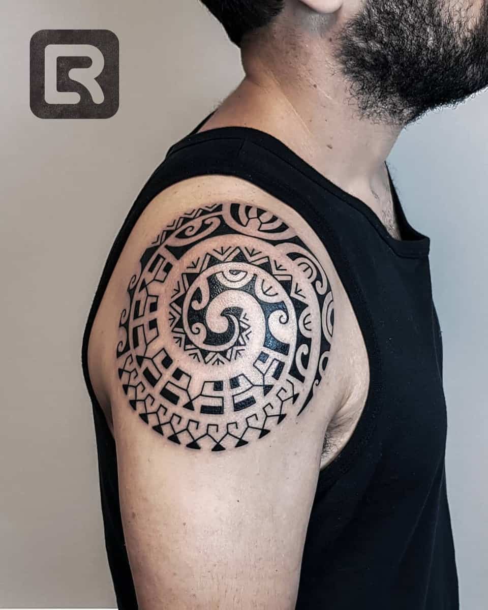 Polynesian Shoulder Tattoo raskinstyle