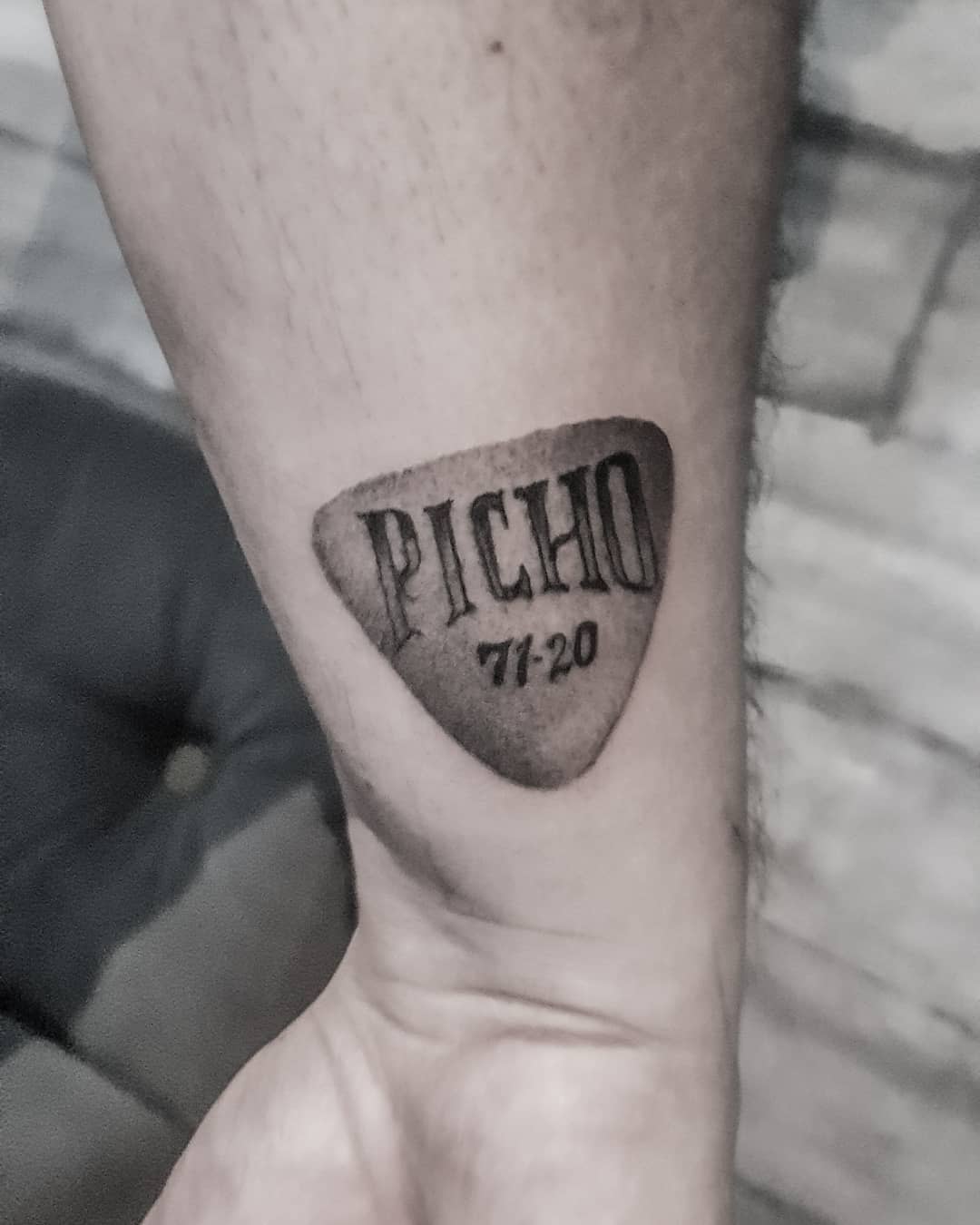 Ideas de tatuajes RIP en la muñeca -erick.casteriano