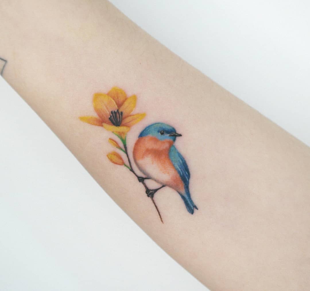 Realistische Bluebird-Tätowierung tattooer_nina