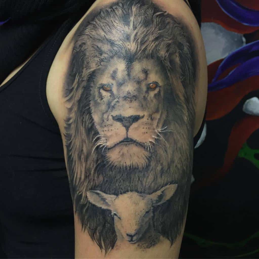 Realistic Lion and Lamb Tattoo elpantanotattoo