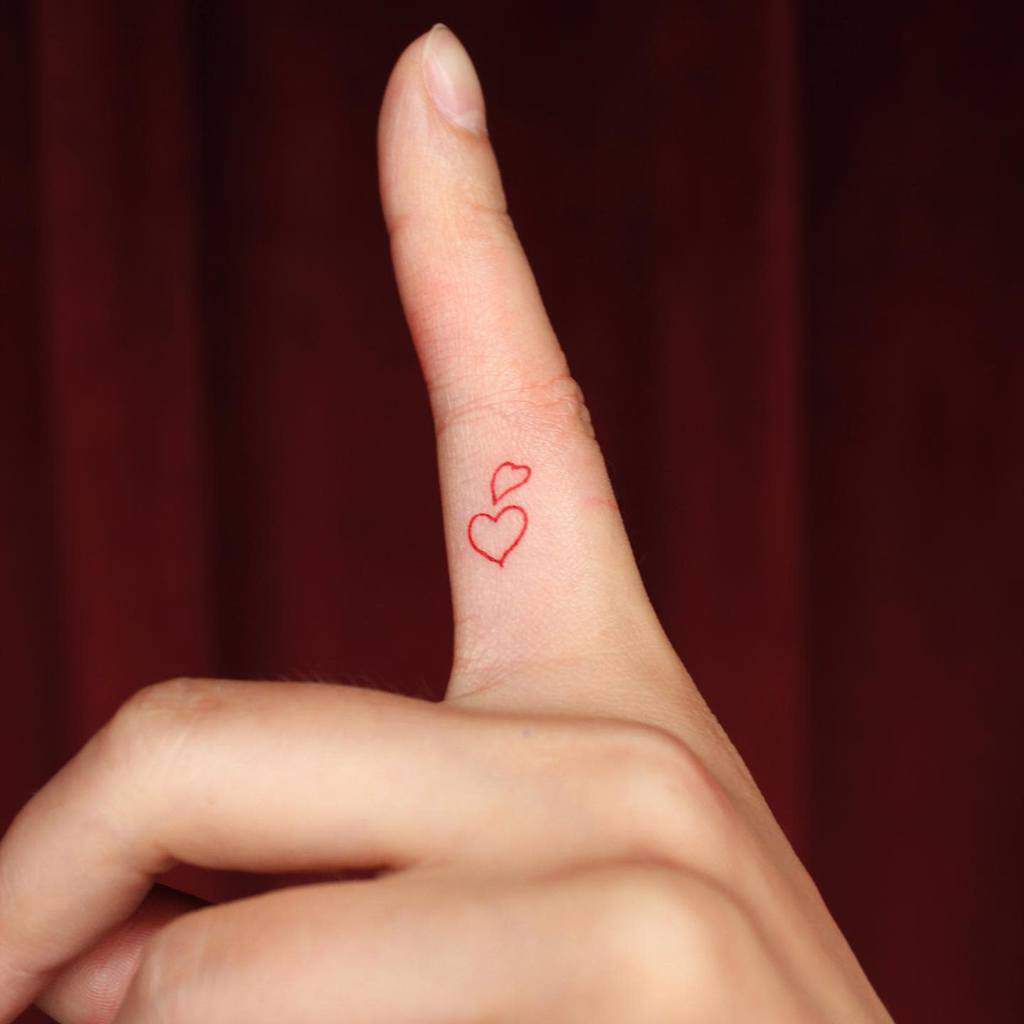 Red Heart Outline Tattoo suysceneglo