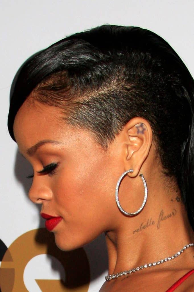 Rihanna Rebelle Fleur Cursive And Simple Star Inside Ear