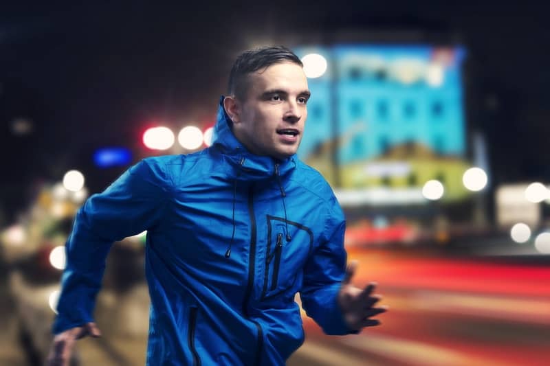 Run-Against-Traffic-When-Running-At-Night