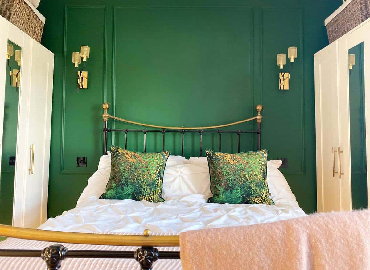 Rustic Green Bedroom Ideas -canwepaintyet