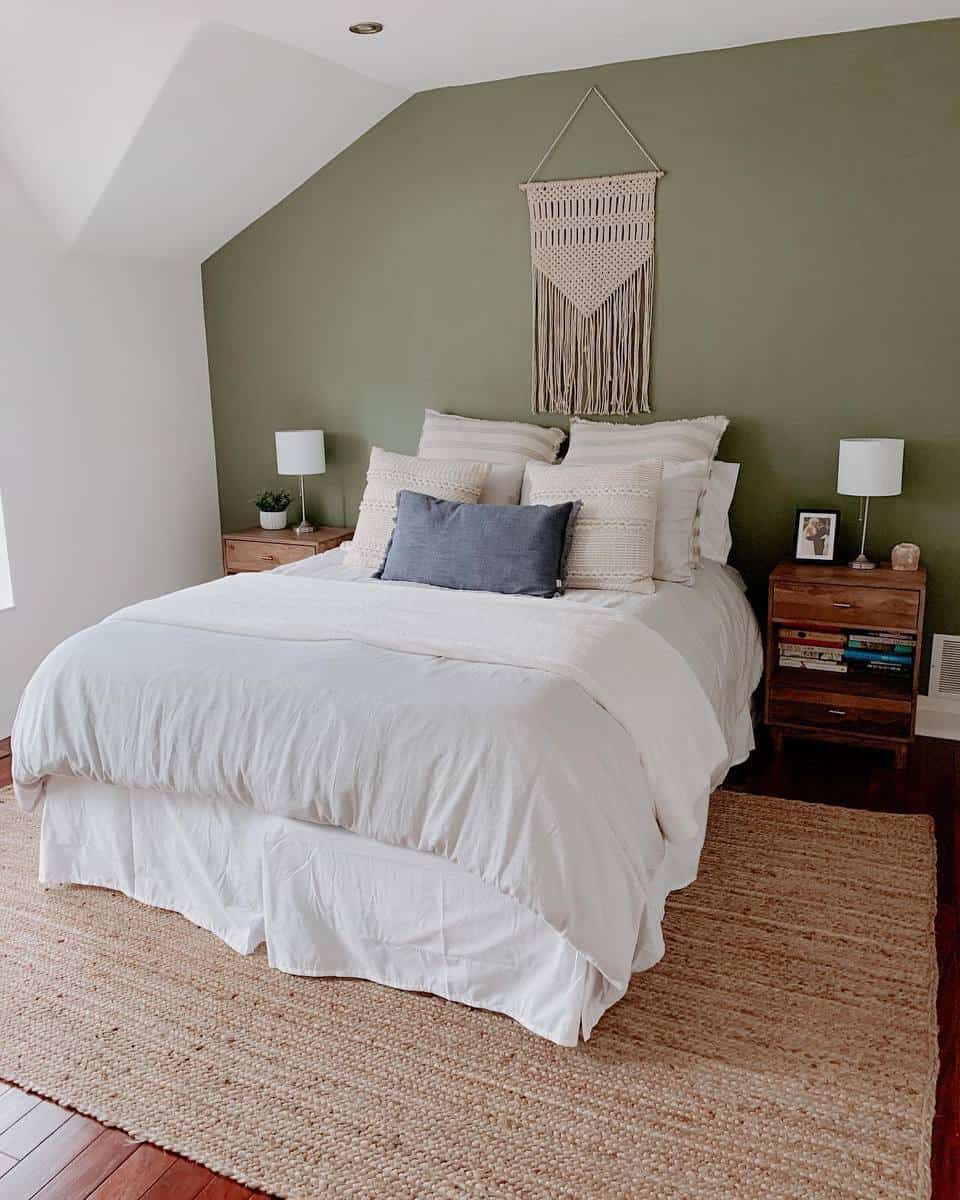 Rustic Green Bedroom Ideas -thebeginnerhomie