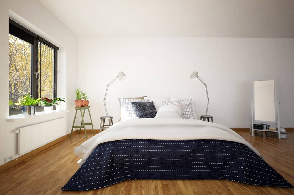 simple minimalistice bedroom platform bed