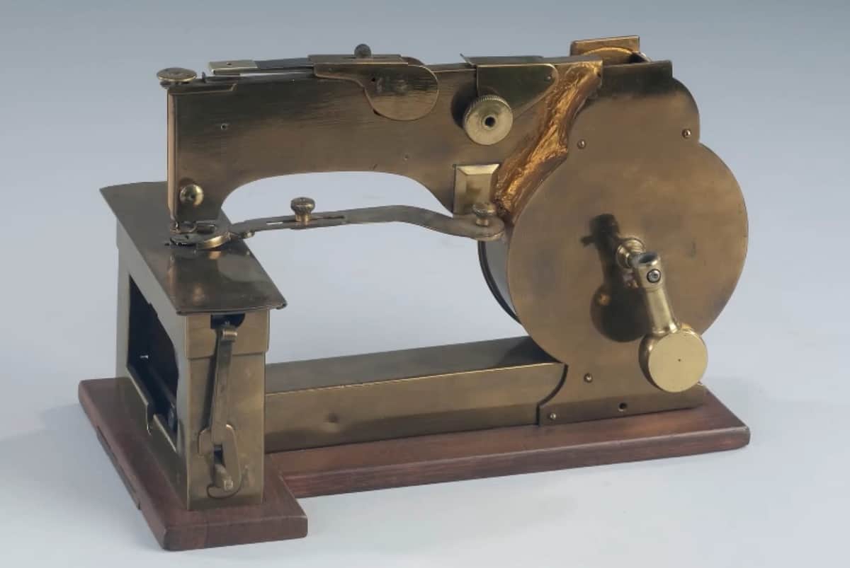 Sewing Machine (1846)