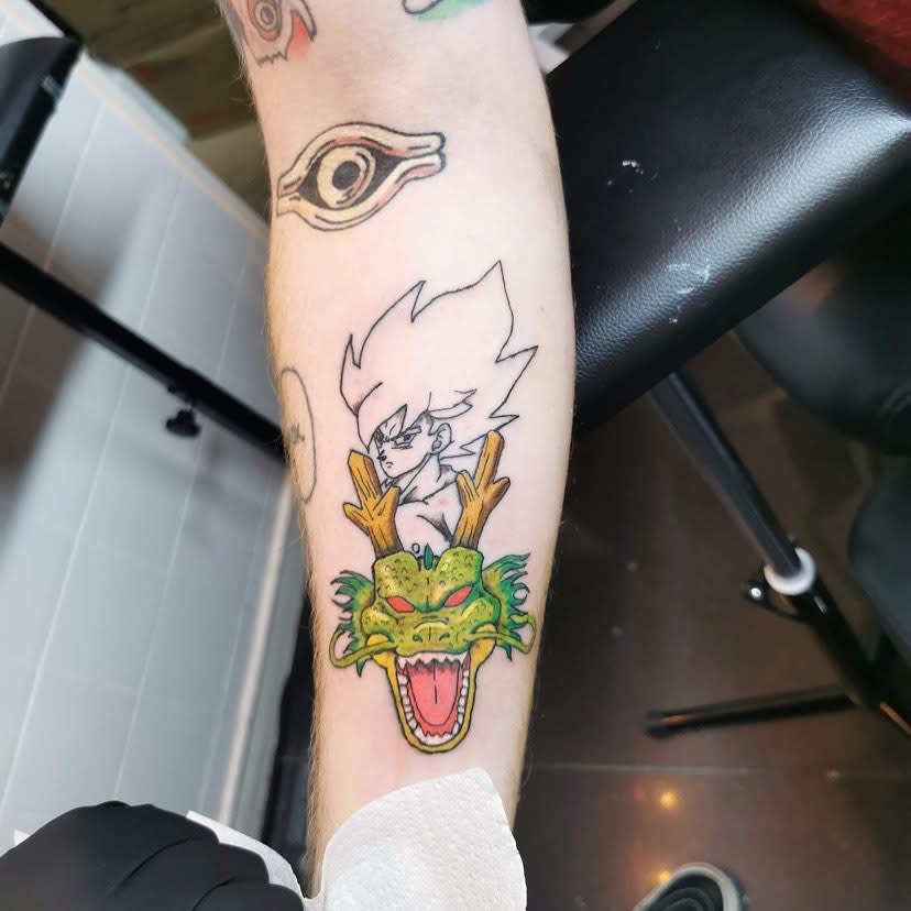 Finished my Shenron tattoo today (3rd session). Very happy with him! 🐉 :  r/dbz