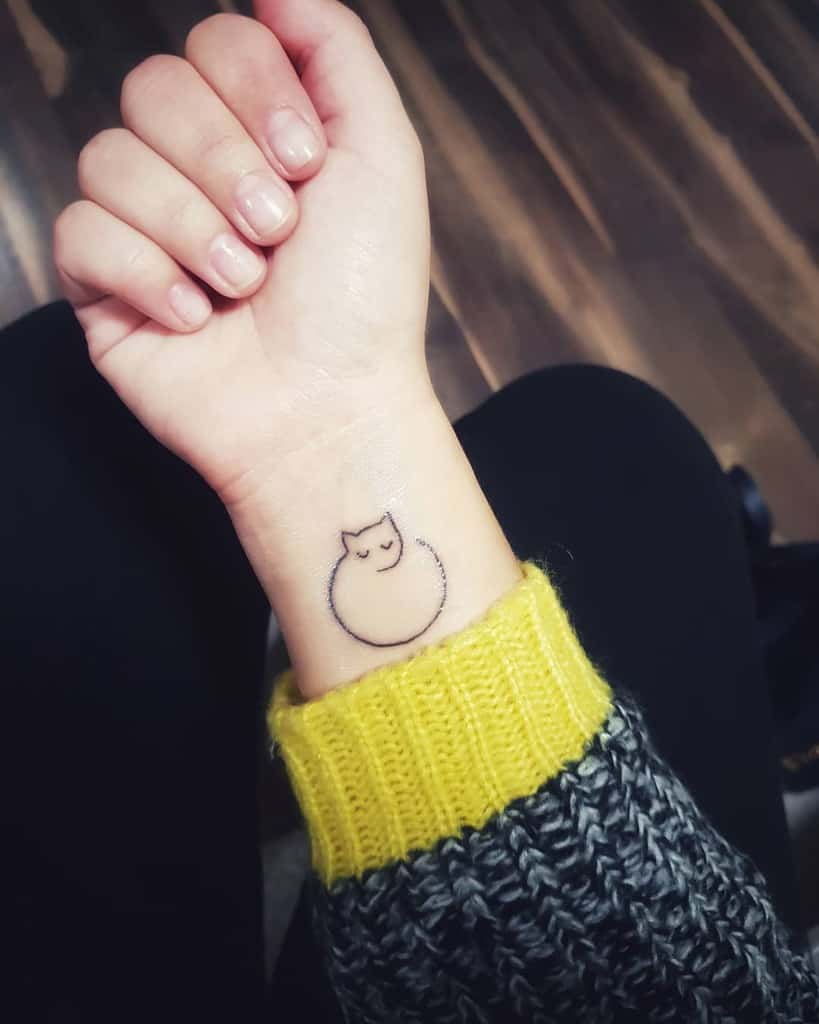 Simple Cat Wrist Tattoo victoria_hess_kulas