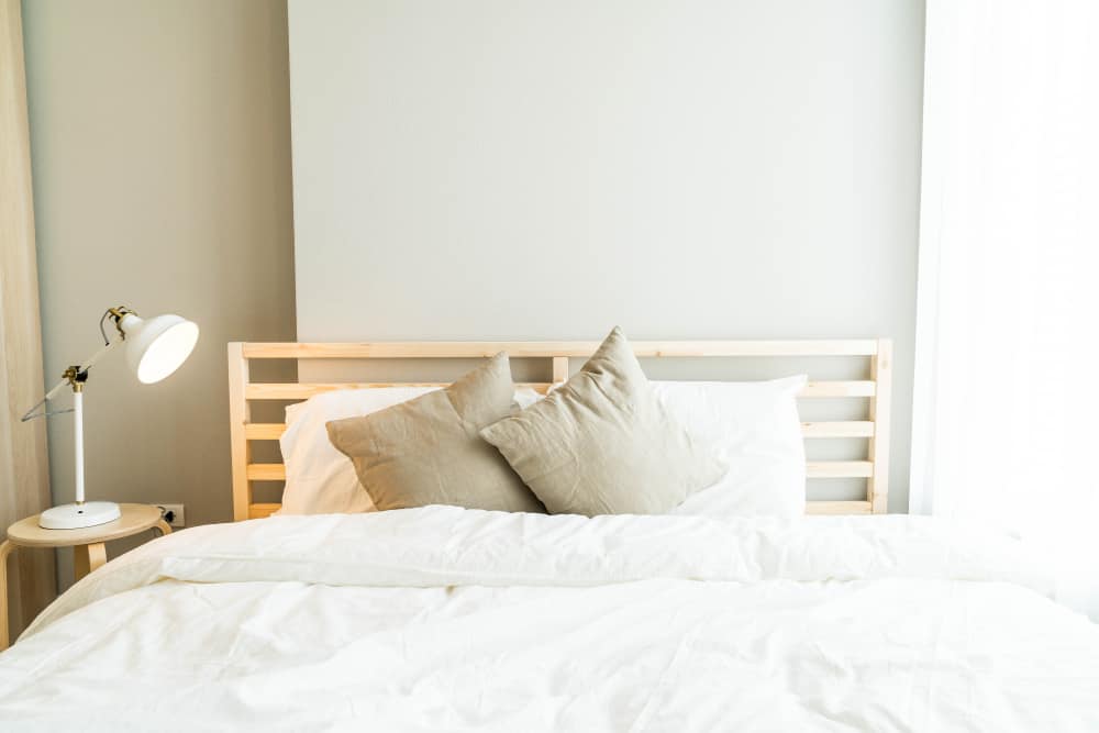 minimalist small master bedroom ideas