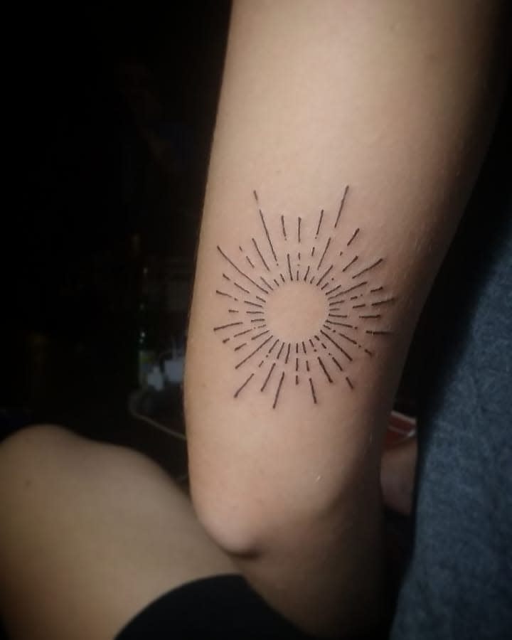Simple Sun Upperarm Tattoo inkredivlehoed_tattoo