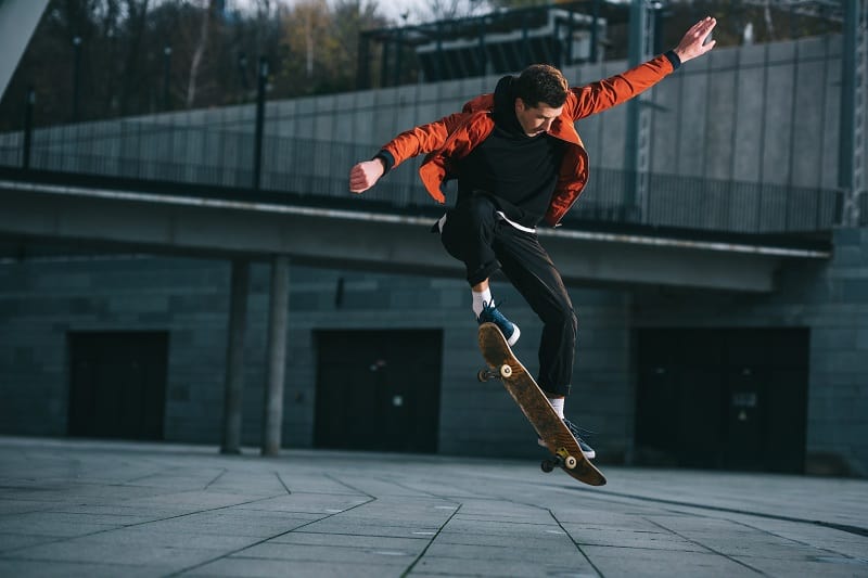 Skateboarding-Best-Outdoor-Hobby-For-Men