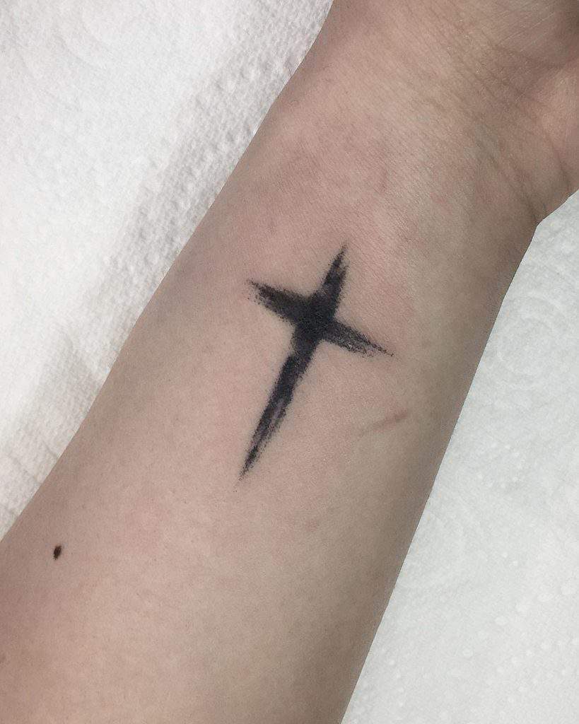 69 Best Small Cross Tattoo Ideas [2024 Inspiration Guide]