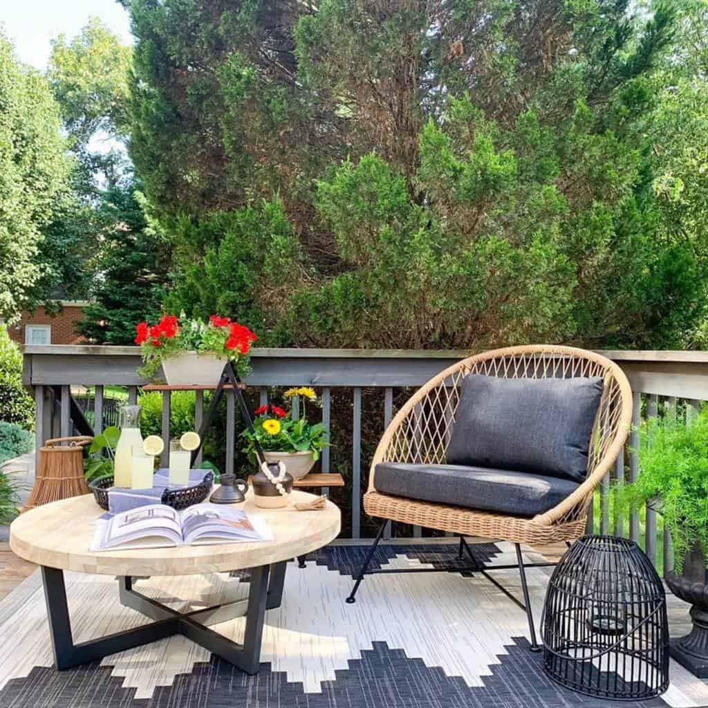 Small Deck Decorating Ideas -pollies_place